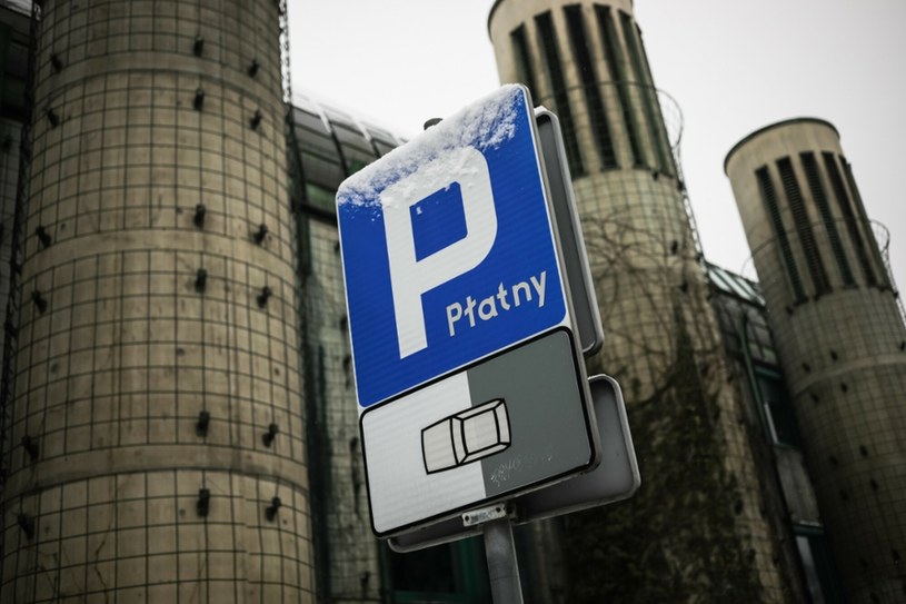 Warszawska prokuratura uznała, że musi się zając opłatami za parkowanie /Adam Burakowski /Reporter