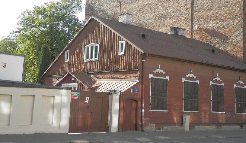 Warszawski drewniak przed remontem w 2014 roku /Wikimedia