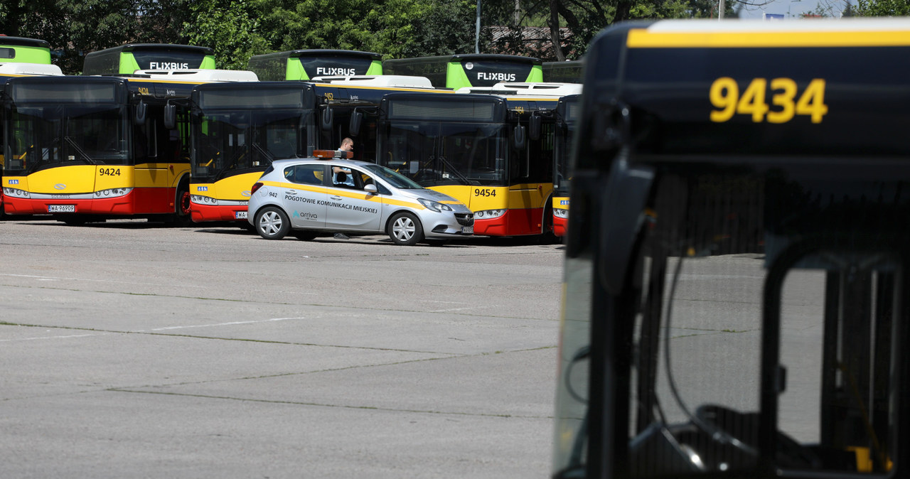 Warszawskie autobusy nie  maja dobrej passy / 	Jakub Kamiński    /East News