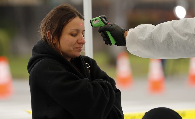 Warszawskie laboratorium chce badać lekarzy i pielęgniarki. Gotowe robić 1000 testów dziennie 