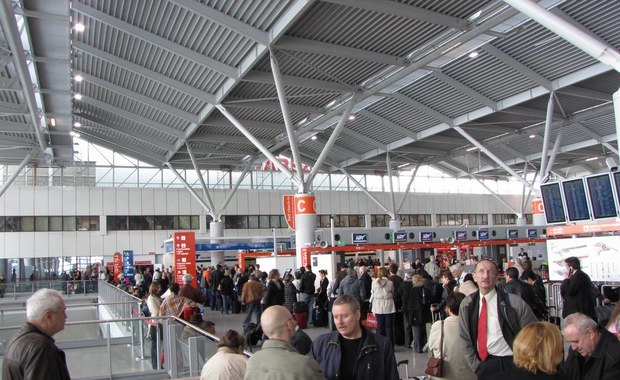 Warszawskie lotnisko zamknięte co najmniej do godz. 18