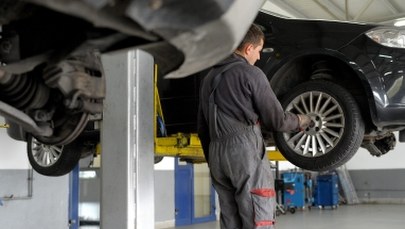 Warsztaty i salony samochodowe na celowniku rządu. Będzie protest?