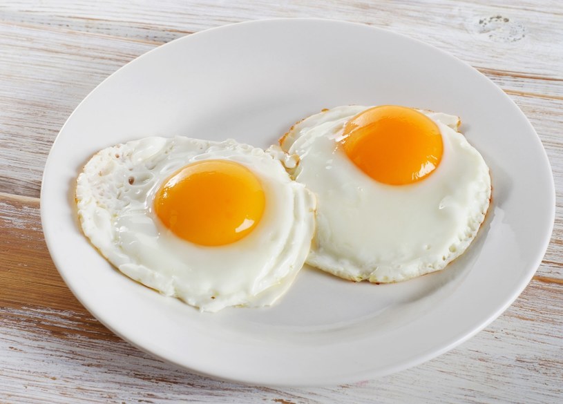 Warto codziennie jeść jedno jajko /123RF/PICSEL