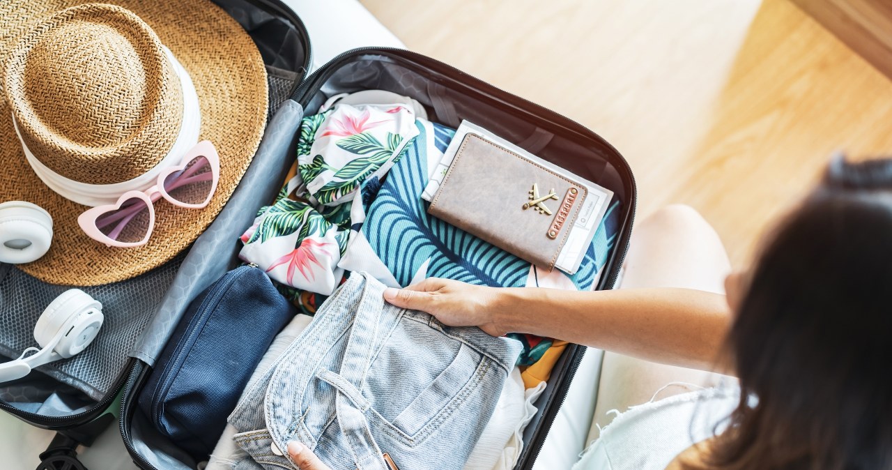 Warto jechać na urlop jeszcze przed szczytem sezonu. Tłum turystów będzie mniejszy. /123RF/PICSEL