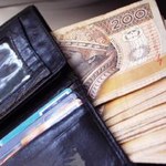 Warto pożyczać pieniądze za granicą?