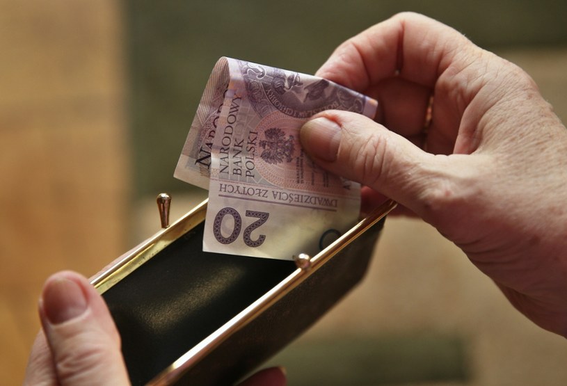Warto uważnie przyglądać się banknotom /MONKPRESS/East News /East News