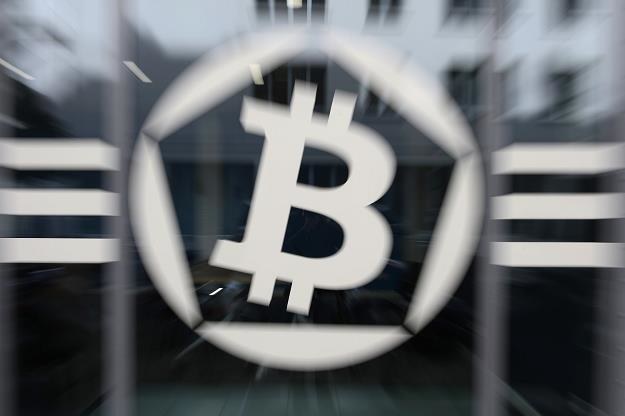 Wartość bitcoina spadnie do zera? /AFP