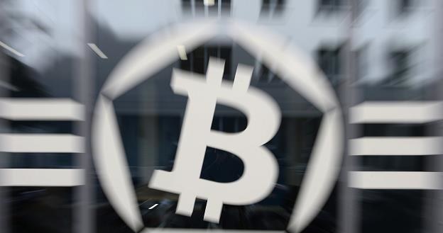 Wartość bitcoina spadnie do zera? /AFP