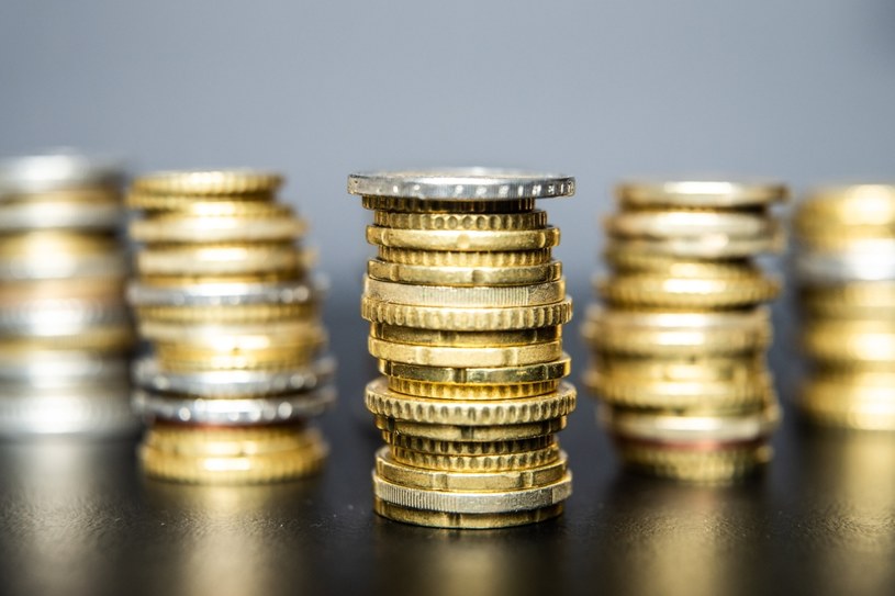 Wartość całej globalnej gospodarki to obecnie około 80 bln. Kogo zmiany klimatyczne dotkną najmocniej? /123RF/PICSEL