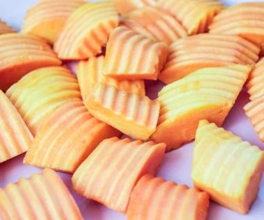 Wartościowa przekąska, która smakuje jak toffi. W sam raz dla seniorów, pomaga na bóle reumatyczne, dba o skórę