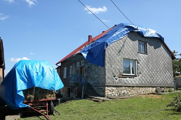 Warunkiem przyznania pomocy są straty w gospodarstwie domowym /Stanisław Rozpędzik /PAP