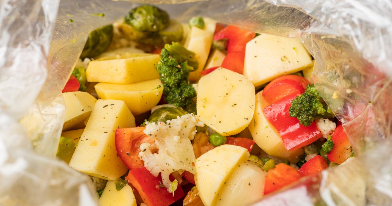 Warzywa pieczone w rękawie to zdrowy dodatek do obiadu /artrich /123RF/PICSEL