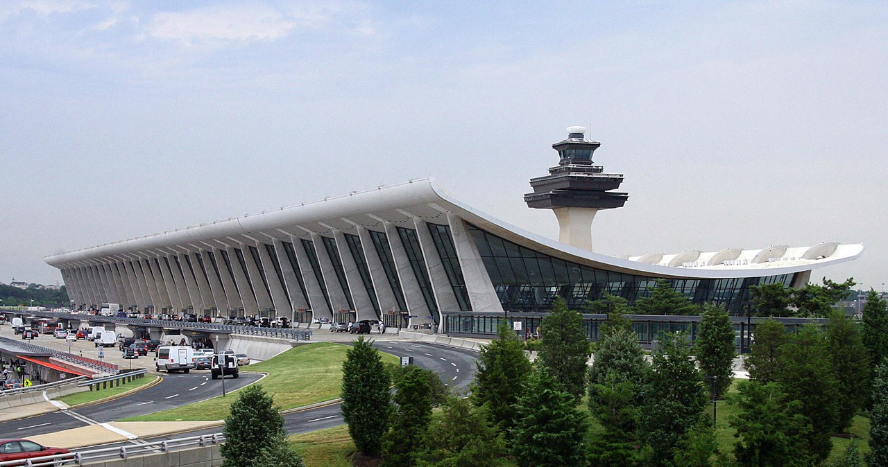 Washington Dulles International Airport zaopatrywany przez rurociąg paliwowy Colonial Pipeline