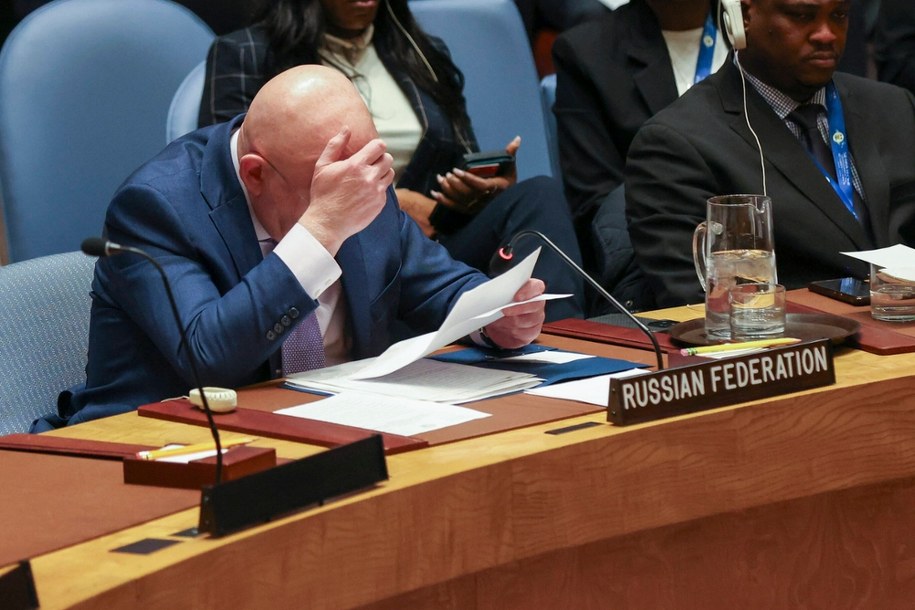 Wasilij Nebenzia (na zdjęciu) poinformował, że USA odmówiły wydania wizy rosyjskiemu wiceministrowi spraw zagranicznych Aleksandrowi Alimowowi /SARAH YENESEL /PAP/EPA