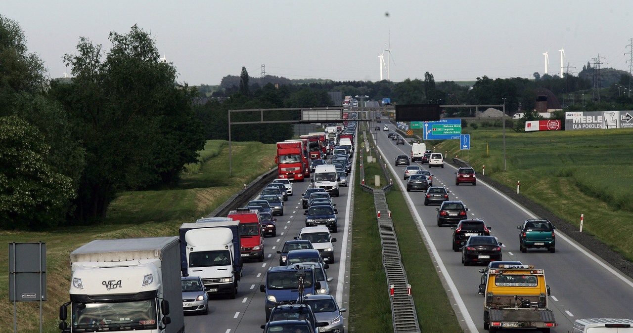 Wąska i zatłoczona A4 na Dolnym Śląsku autostradą jest głównie z nazwy /Piotr Krzyżanowski /East News