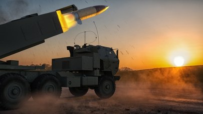 Waszyngton odkręca kurek z bronią. Na co może liczyć Kijów?