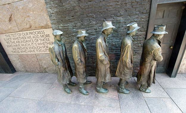 Waszyngtoński pomnik bezrobotnych upamiętniający Wiellki Kryzys w USA /AFP