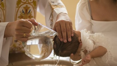 Watykan: Homoseksualiści mogą być rodzicami chrzestnymi