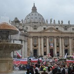 Watykan: Namiot cyrkowy i karuzela staną na Placu świętego Piotra
