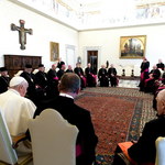 Watykan: Polscy biskupi rozmawiali z papieżem Franciszkiem o nadużyciach seksualnych  