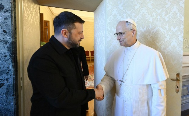 Watykan rusza na pomoc Ukrainie. Papież XIV wysłał generatory prądu 