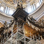 Watykan: Ruszyła konserwacja słynnego baldachimu