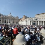Watykan: Zapowiedzi przyjazdu milionów osób na kanonizację to przesada 