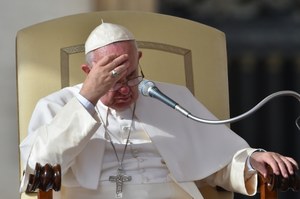 Watykaniści o kłopotach papieża Franciszka