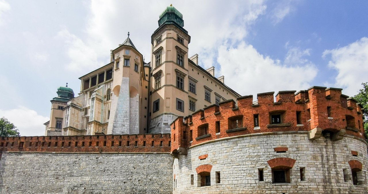 Wawel to jedno z najbardziej znanych miejsc na mapie Krakowa /Piotr Kamionka/REPORTER /East News