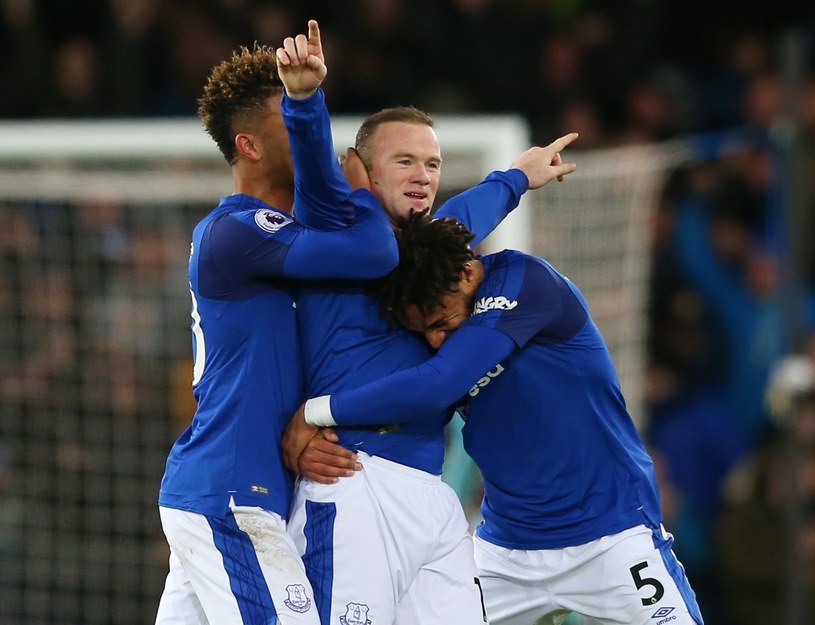 Wayne Rooney cieszy się z gola dla Evertonu /Getty Images