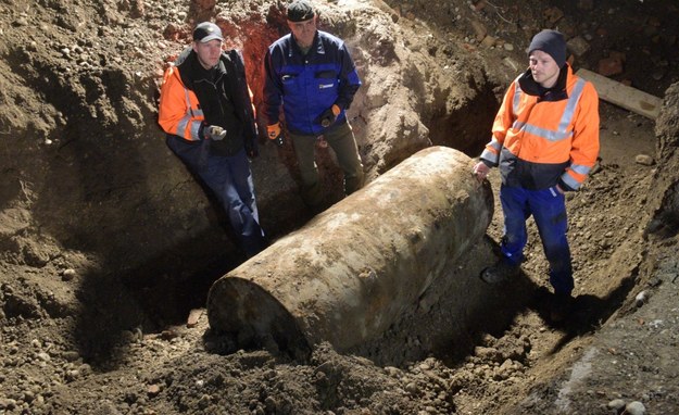 Ważąca 1,8 tony bomba została znaleziona w centrum miasta /Stefan Puchner    /PAP/EPA