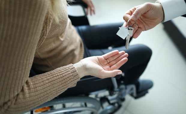 Ważna decyzja dla osób z niepełnosprawnościami. Jarosław buduje