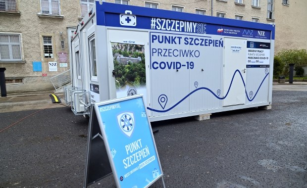 Ważna informacja nt. ryzyka zakażenia koronawirusem po przyjęciu 1. dawki szczepionki