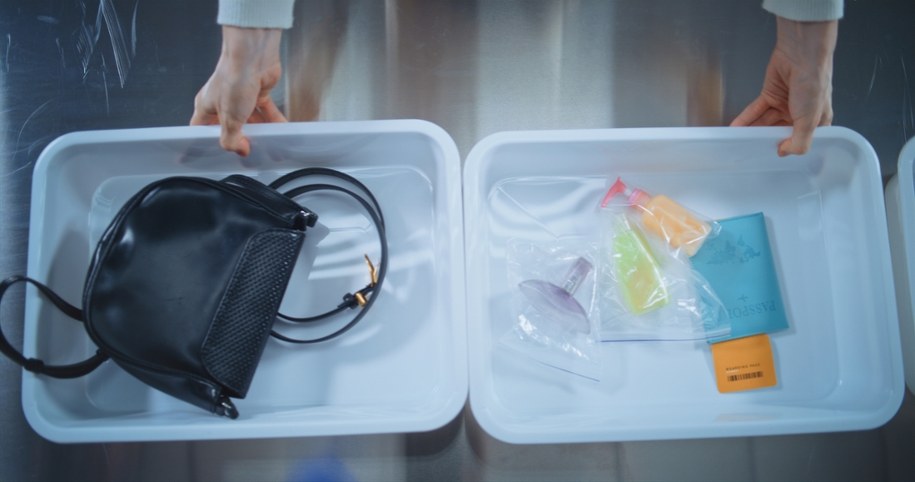 Ważna zmiana na lotniku w w Poznaniu. Chodzi o limity płynów /Shutterstock