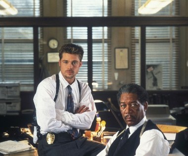 Ważne miejsce w filmografii Freemana zajmuje również mroczny thriller Davida Finchera "Siedem" (1995), w którym stworzył niezapomnianą parę z Bradem Pittem. Wyjątkowe połączenie kryminału, horroru i klimatu spod znaku kina noir sprawiło, że "Siedem" to dziś dla wielu film kultowy; Freeman i Pitt otrzymali za swe role nominację do Filmowych Nagród MTV w kategorii "najlepszy ekranowy duet".