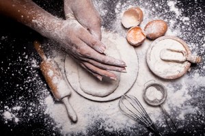 Ważny składnik wielkanocnych ciast. Jak przeliczyć suche drożdże na świeże?