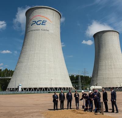 Wbicie pierwszej łopaty pod budowę nowego bloku energetycznego elekrowni Turów w Bogatyni /PAP