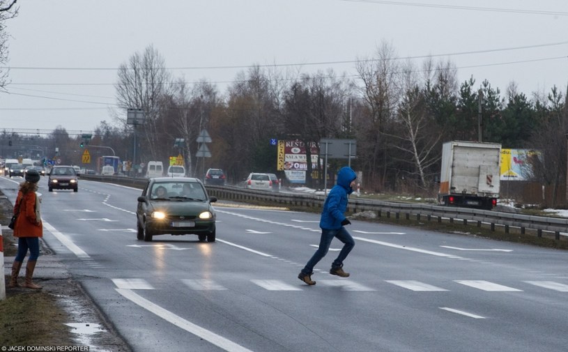 Wbrew pozorom do większości potrąceń dochodzi poza przejściami /Jacek Domiński /Reporter