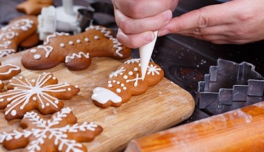 Wcale nie z białek. Tak zrobisz idealny lukier do pierniczków