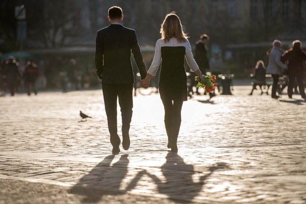 Wchodzenie na portale randkowe w poszukiwaniu znajomości można uznać za zdradą małżeńską / 	Maciej Kulczyński    /PAP