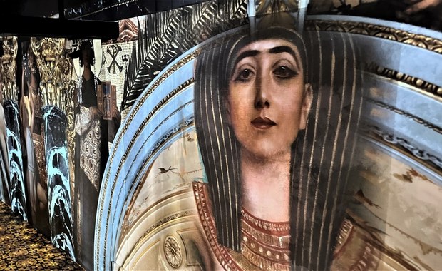 "Wchodzimy w świat króla secesji". Immersyjna wystawa Klimta w Paryżu