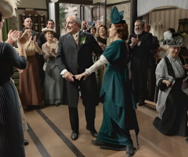 Wciągają od pierwszego odcinka. Najlepsze seriale kostiumowe podobne do "Akacjowej 38" 