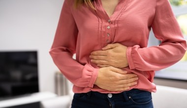 Wczesne objawy wrzodziejącego żołądka. Obserwuj się na czczo i po posiłku 