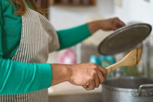 Sinal inicial da doença de Alzheimer. Você notará na cozinha durante a cozinha