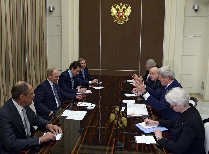 Wczoraj John Kerry spotkał się z Władimirem Putinem /PAP/EPA