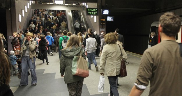Wczoraj warszawskie metro nie kursowało między stacjami Ratusz Arsenał-Politechnika /Radek Pietruszka /PAP