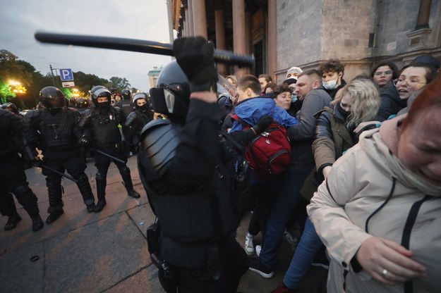 Wczorajsza manifestacja w Sankt Petersburgu przeciwko mobilizacji /ANATOLY MALTSEV  /PAP/EPA