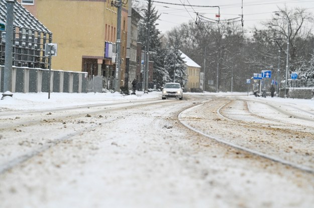 Wczorajsze opady śniegu w Szczecinie / 	Marcin Bielecki    /PAP