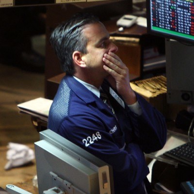 Wczorajszy dzień na rynkach finansowych, bez zbędnej przesady, można nazwać Czarnym Czwartkiem /AFP