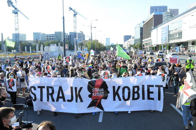 Wczorajszy protest kobiet przed siedzibą Ordo Iuris w Warszawie / 	Radek Pietruszka   /PAP
